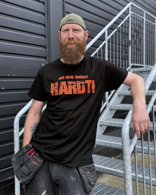 Jeg skal brukes hardt - T-Skjorte (Logo bak)